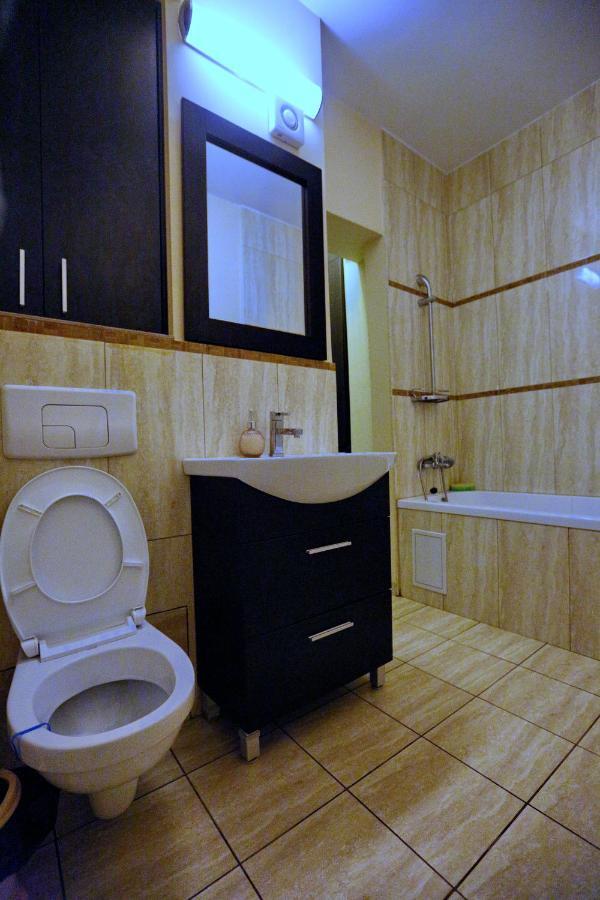 Bloc Izvor Apartment Pitesti Ngoại thất bức ảnh